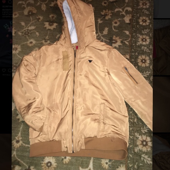 GUESS WINTER JACKET WITH FUR HOODIE!! - Picture 3 of 3